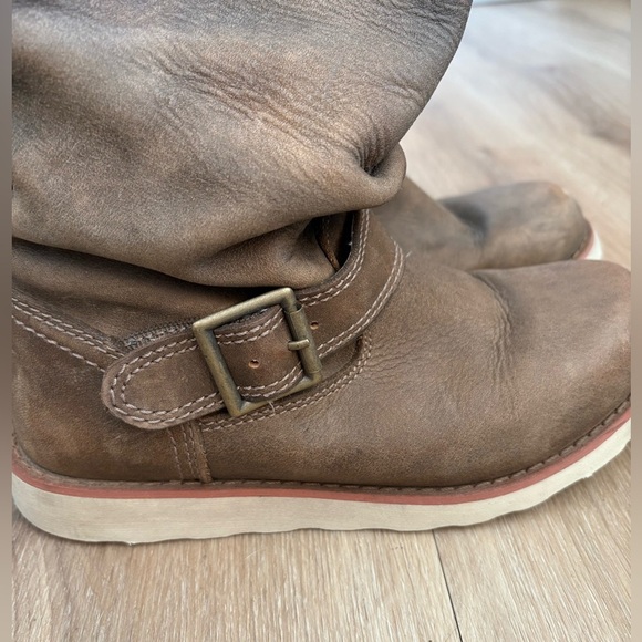 CAT Caterpillar Brown Leather Boots Buckle Ladies Sz 5 - Picture 1 of 6